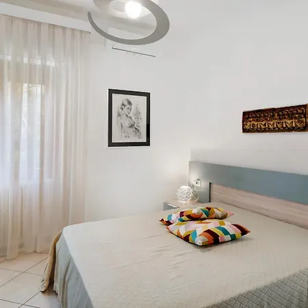 Residenza Le Palme ألاسيو